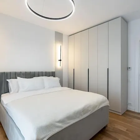 Maze Stripe In One Cotroceni 1Br Apartment Bucharest Exterior photo