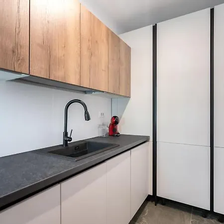 Maze Stripe In One Cotroceni 1Br Apartment Bucharest Exterior photo