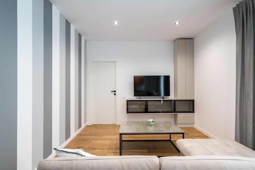 Maze Stripe In One Cotroceni 1br Bucarest